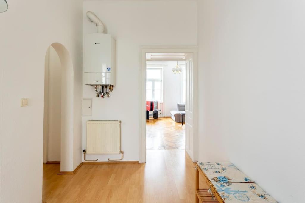Vintage Living In The Heart Of Vienna. Apartment Exterior foto